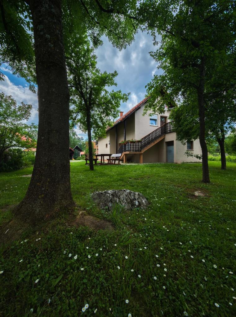 Apartments with a parking space Smoljanac, Plitvice - 14979 photo 2