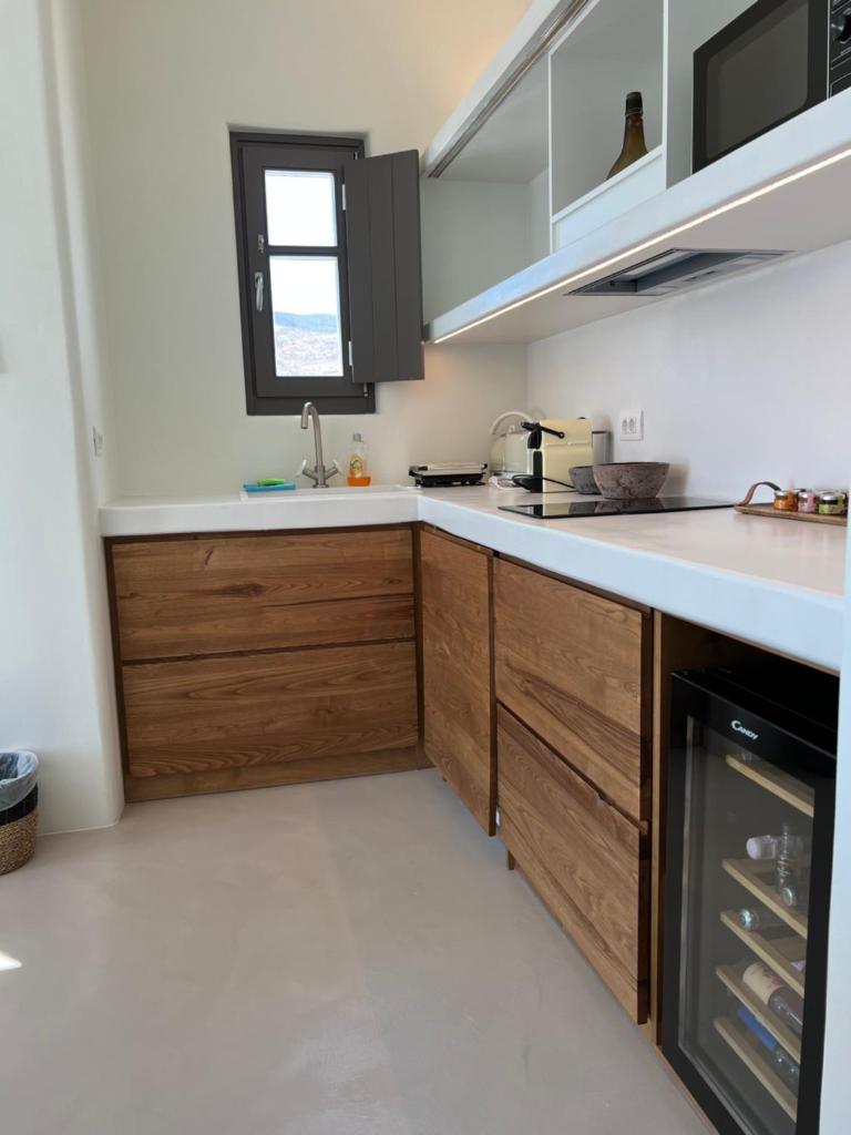 ZETINE SUITES SIKINOs photo 3