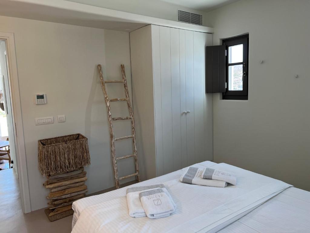 ZETINE SUITES SIKINOs photo 4