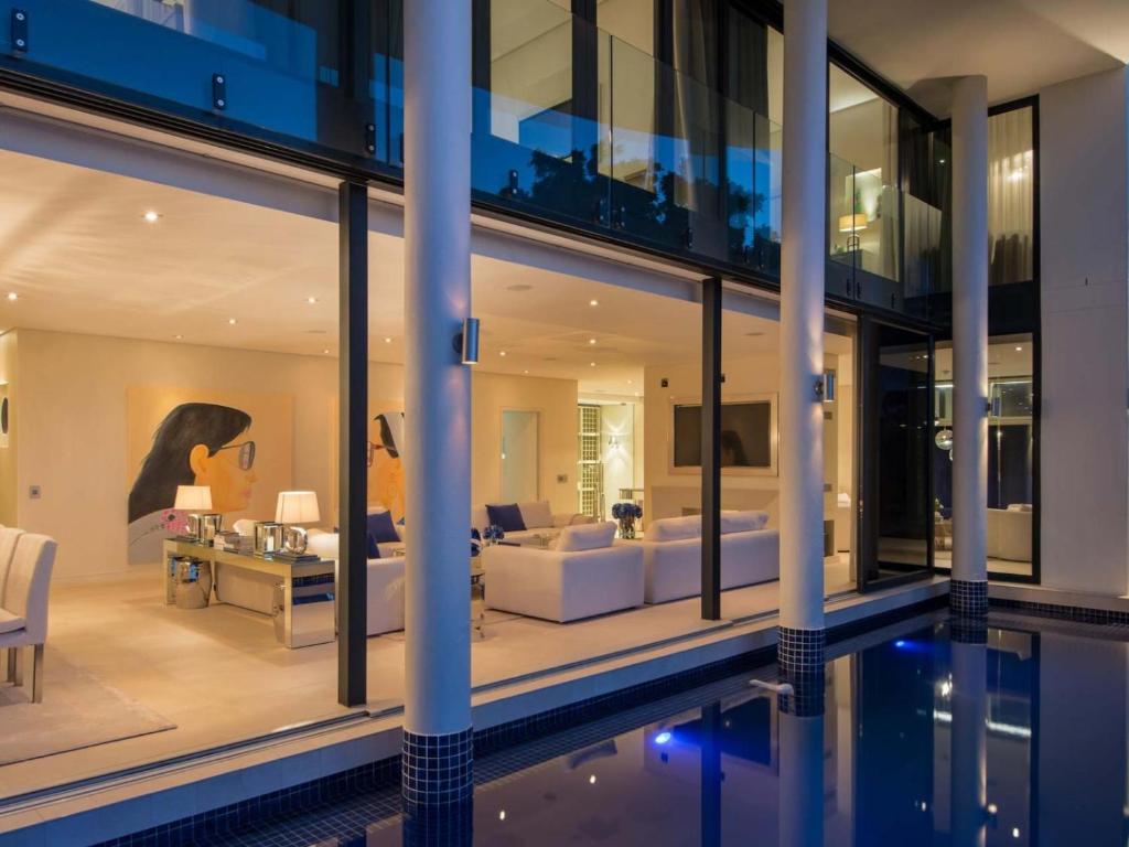 Majestic Villa photo 2
