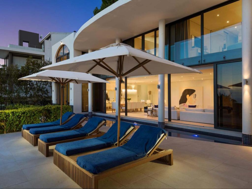 Majestic Villa photo 1