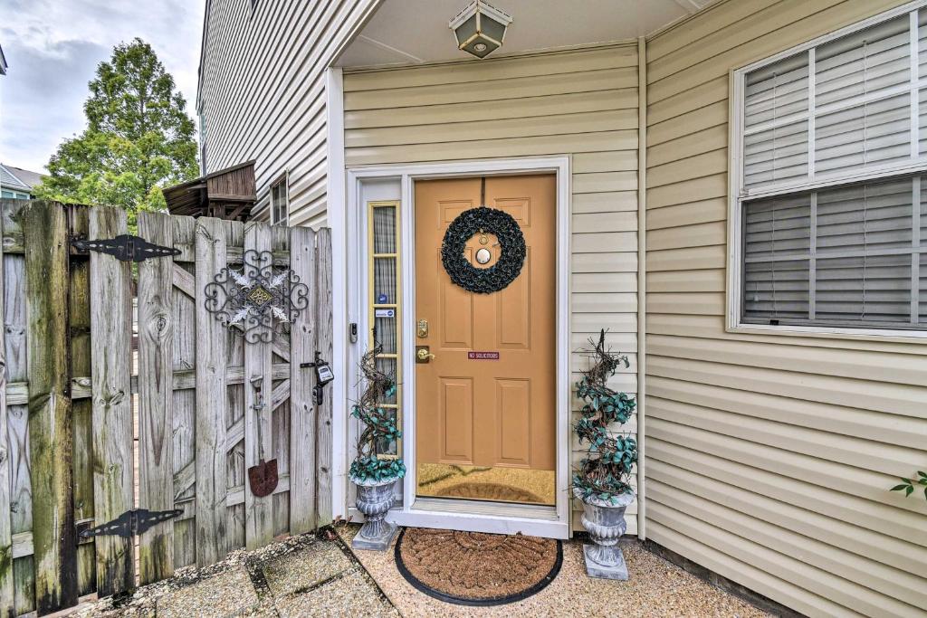 Hampton Home with Fireplace and Close to Beaches! photo 2