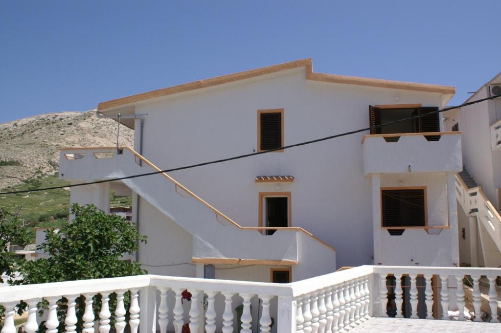 Apartments with a parking space Metajna, Pag - 525 photo 1