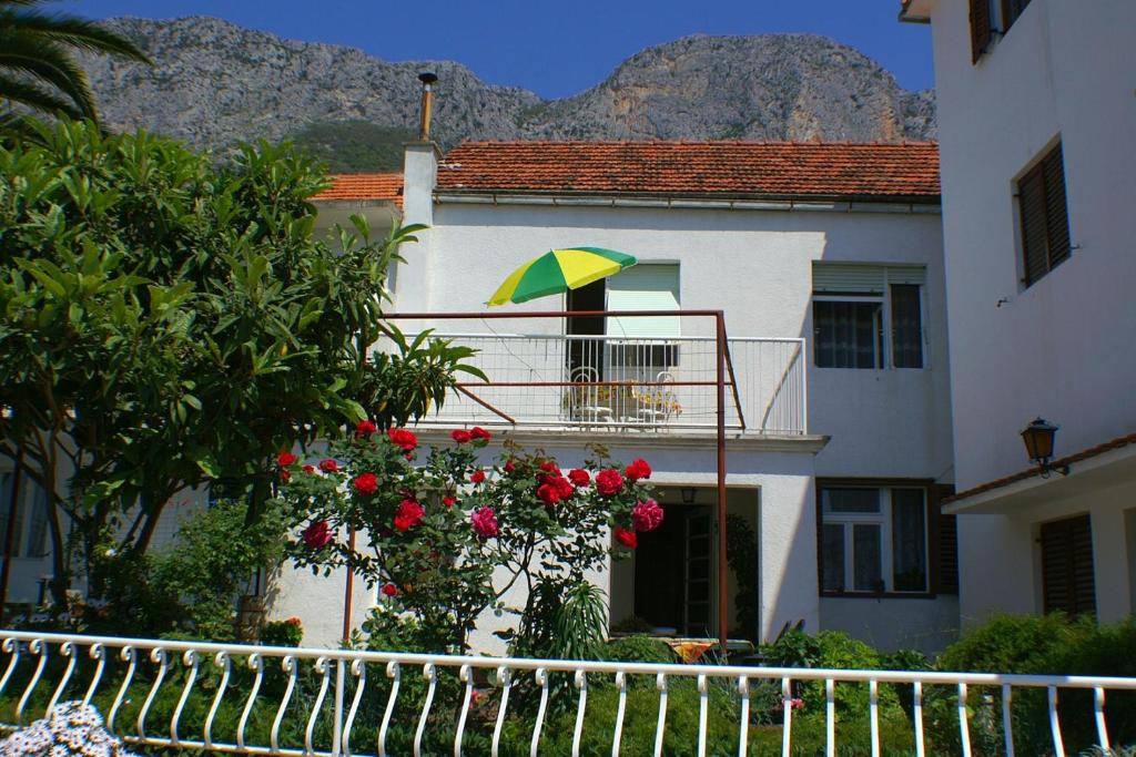 Apartments by the sea Brist, Makarska - 508 photo 1