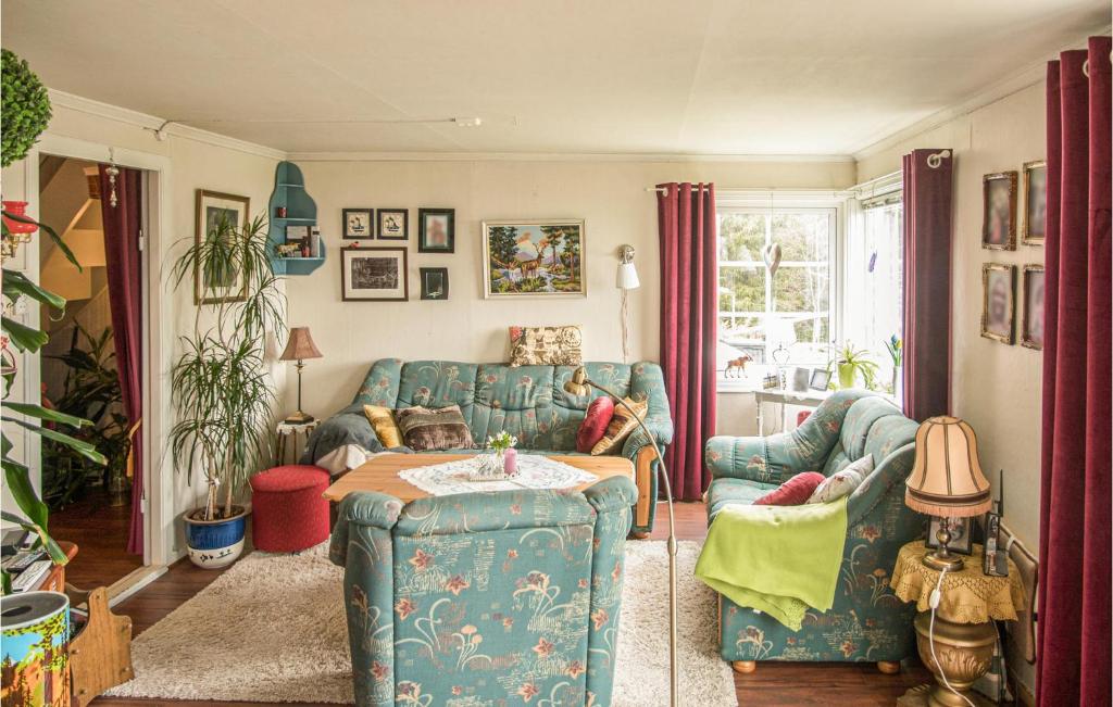Awesome Home In Yttery With Wifi And 4 Bedrooms photo 2