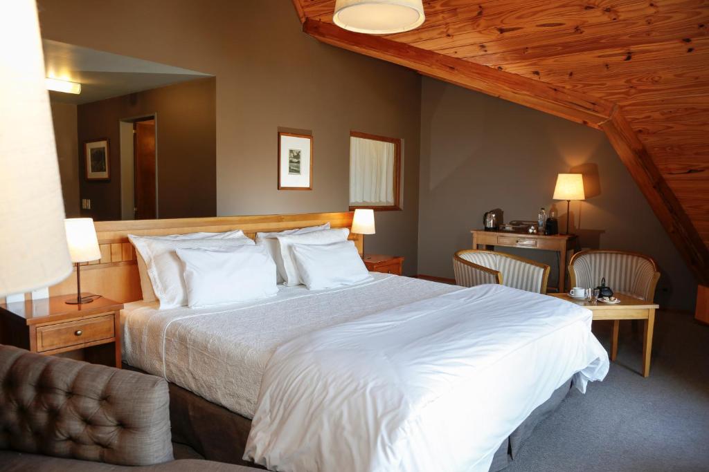 Los Cerros del Chaltén Boutique Hotel photo 1
