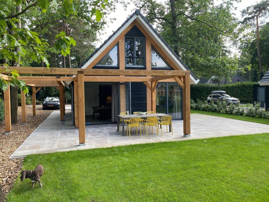 Modern holiday home in Lochem with private garden photo 4