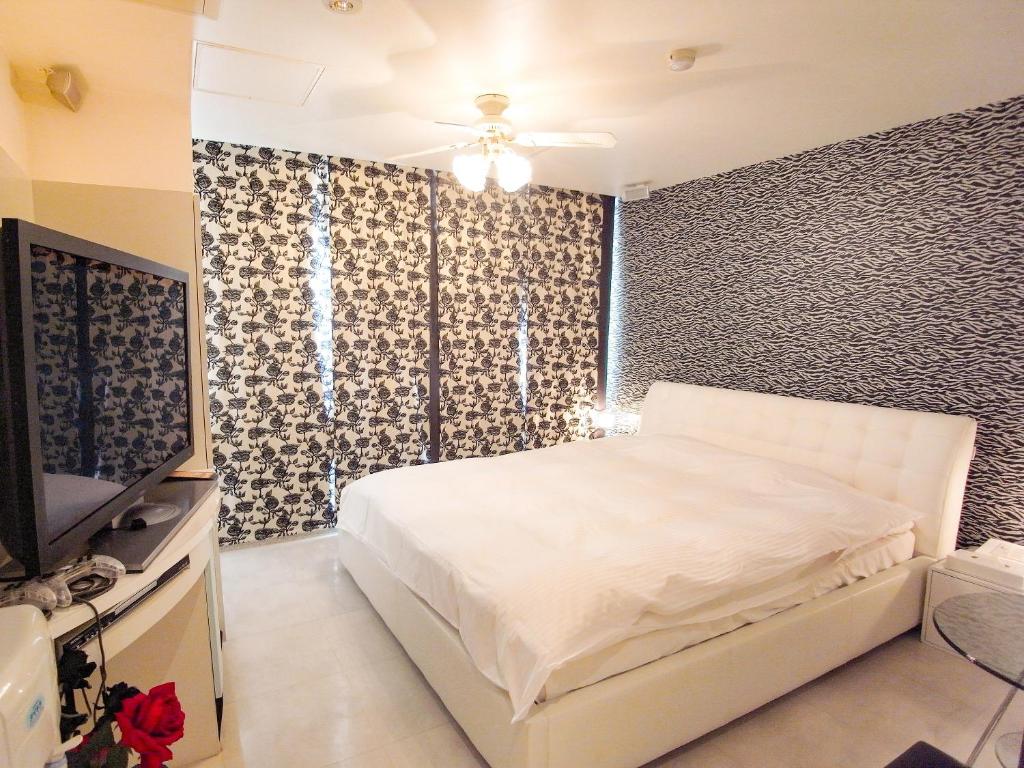 V Hotel (Adult Only) photo 1