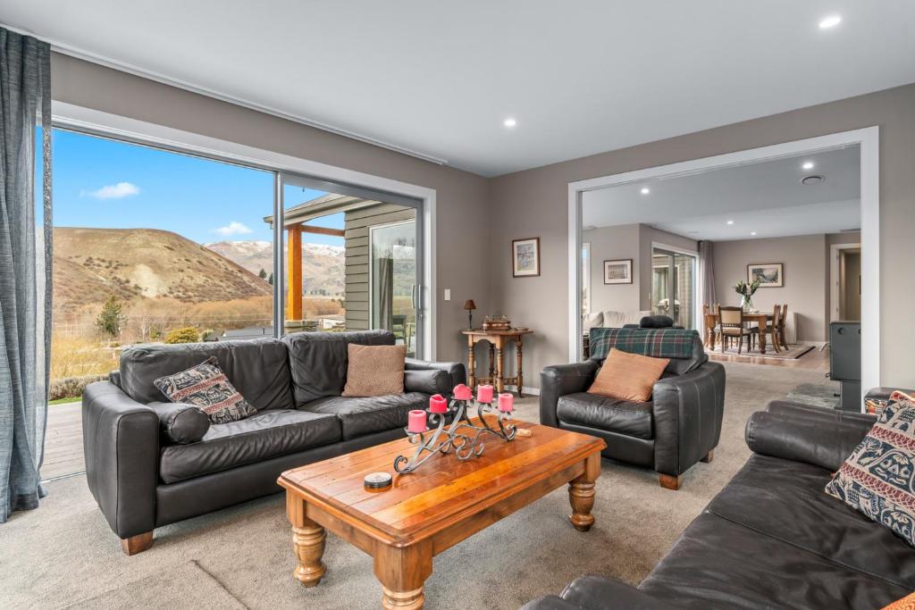 Grandview Lodge - Lowburn Holiday Home photo 1