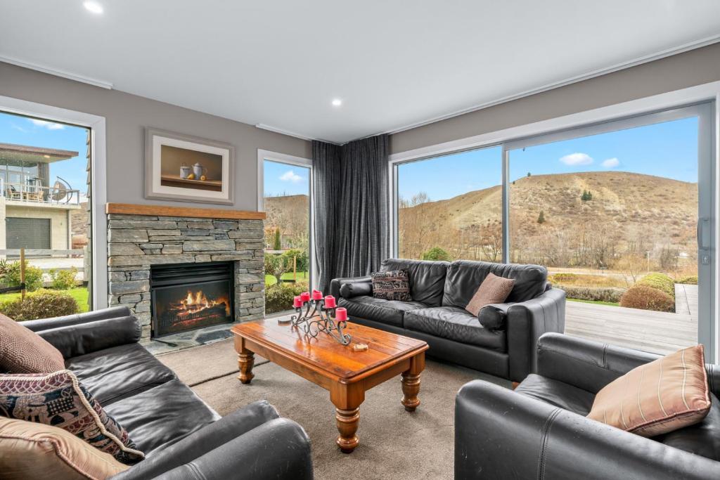Grandview Lodge - Lowburn Holiday Home photo 2
