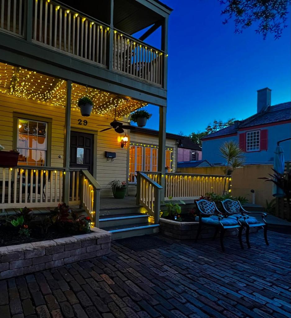 Agustin Inn image