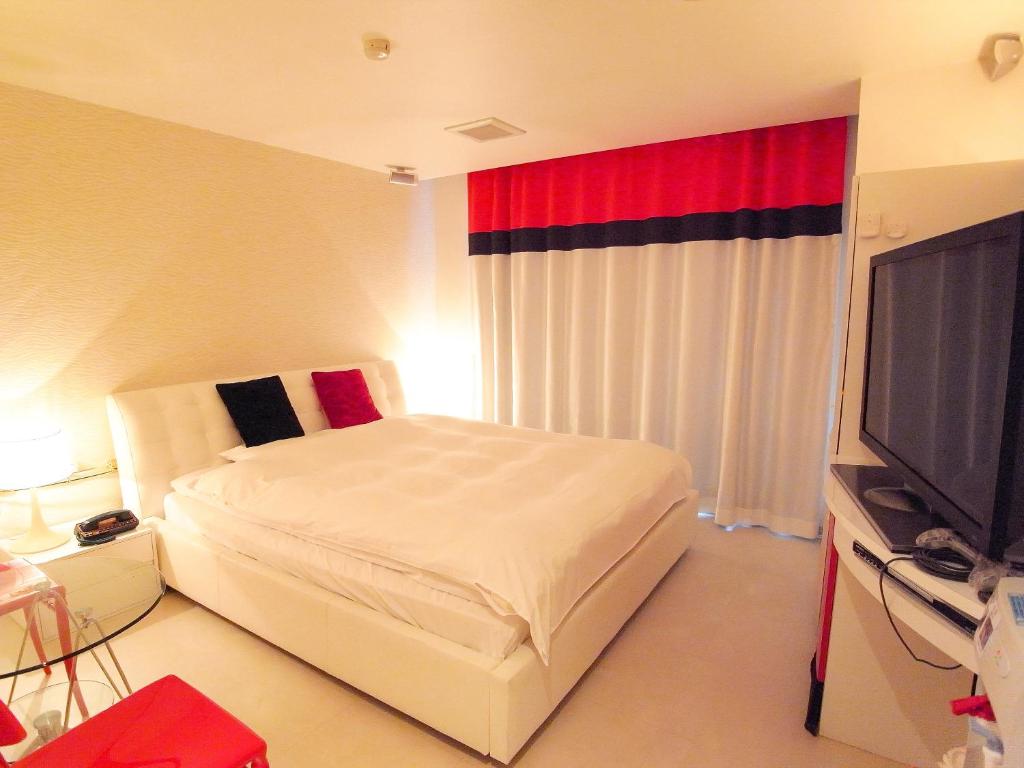 V Hotel (Adult Only) photo 3