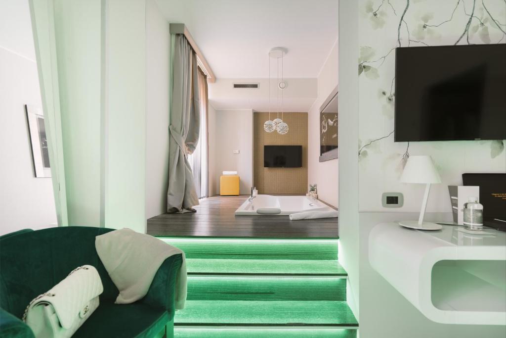 Montenapoleone Suites photo 2