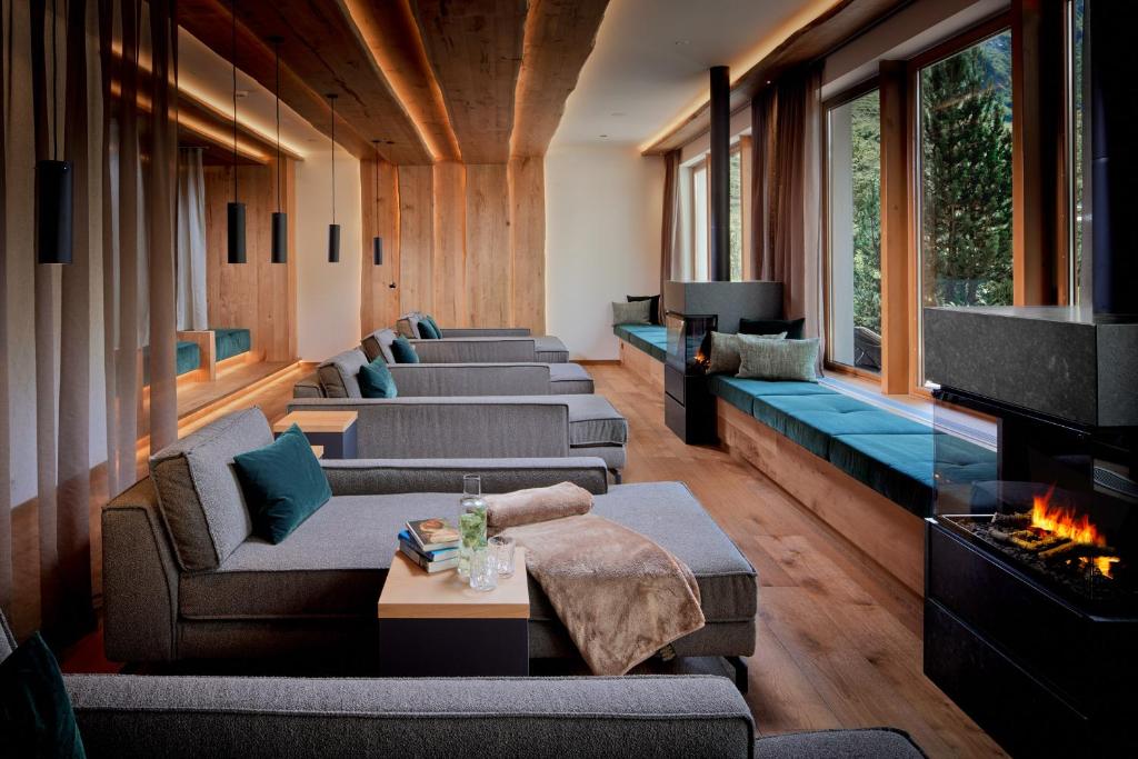 Hotel Alpenhof photo 2