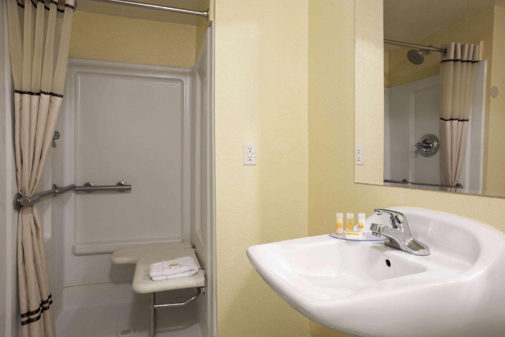 Days Inn by Wyndham Denver Downtown photo 4
