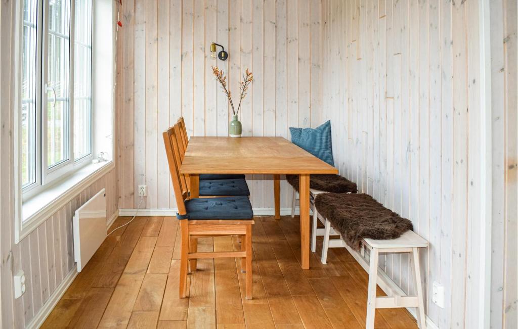 Awesome Home In Brttum With 2 Bedrooms photo 4
