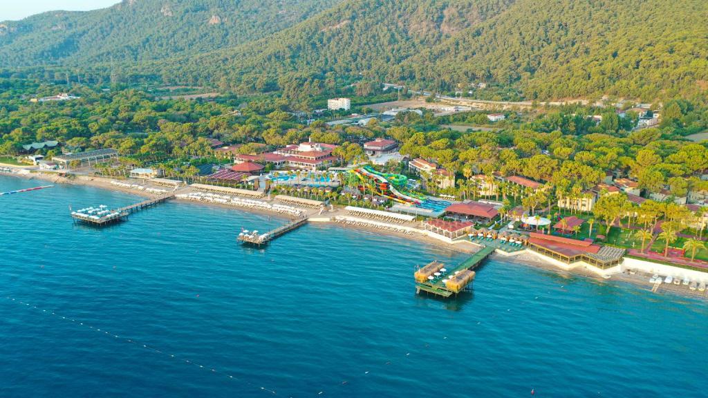 Crystal Flora Beach Resort - Ultimate All Inclusive photo 2