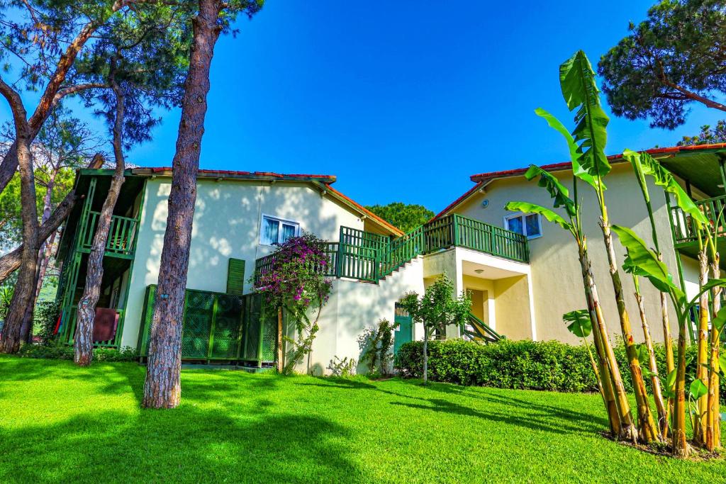 Crystal Flora Beach Resort - Ultimate All Inclusive photo 4