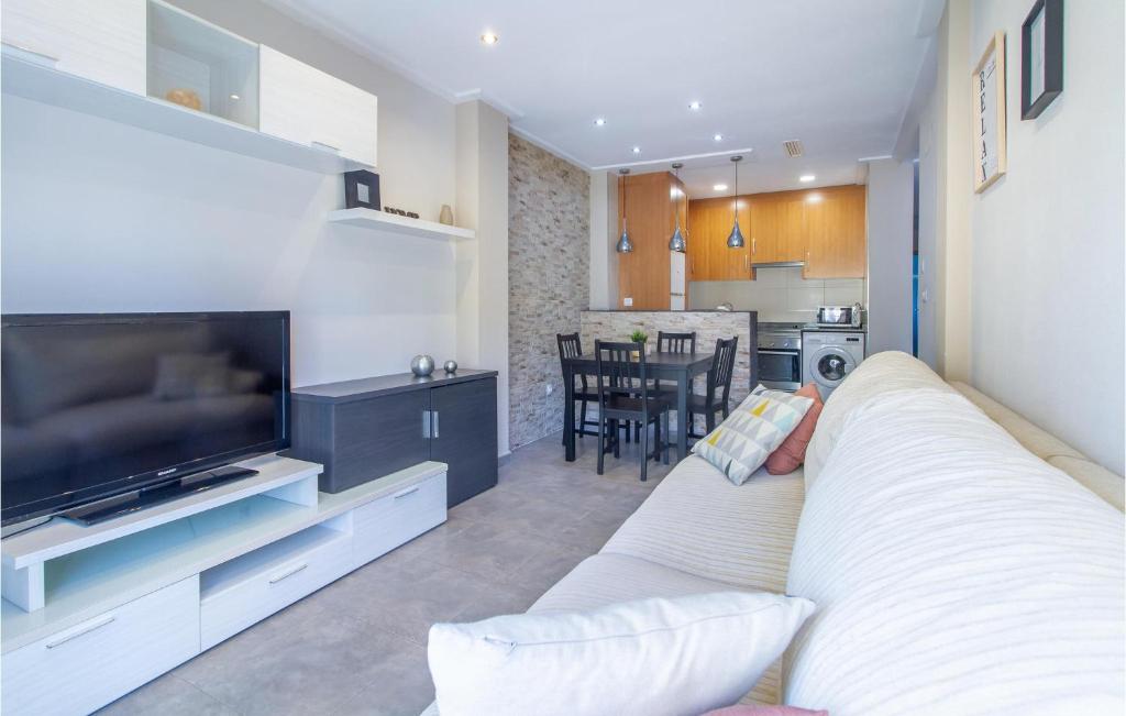 Amazing Apartment In Elche With 3 Bedrooms photo 1