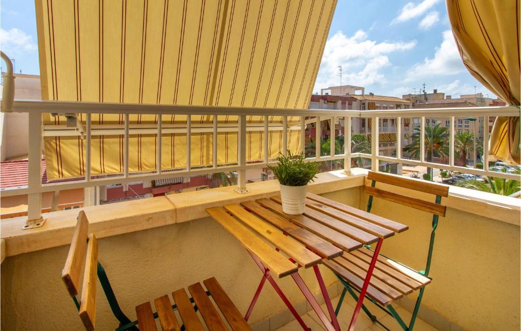 Amazing Apartment In Elche With 3 Bedrooms photo 4