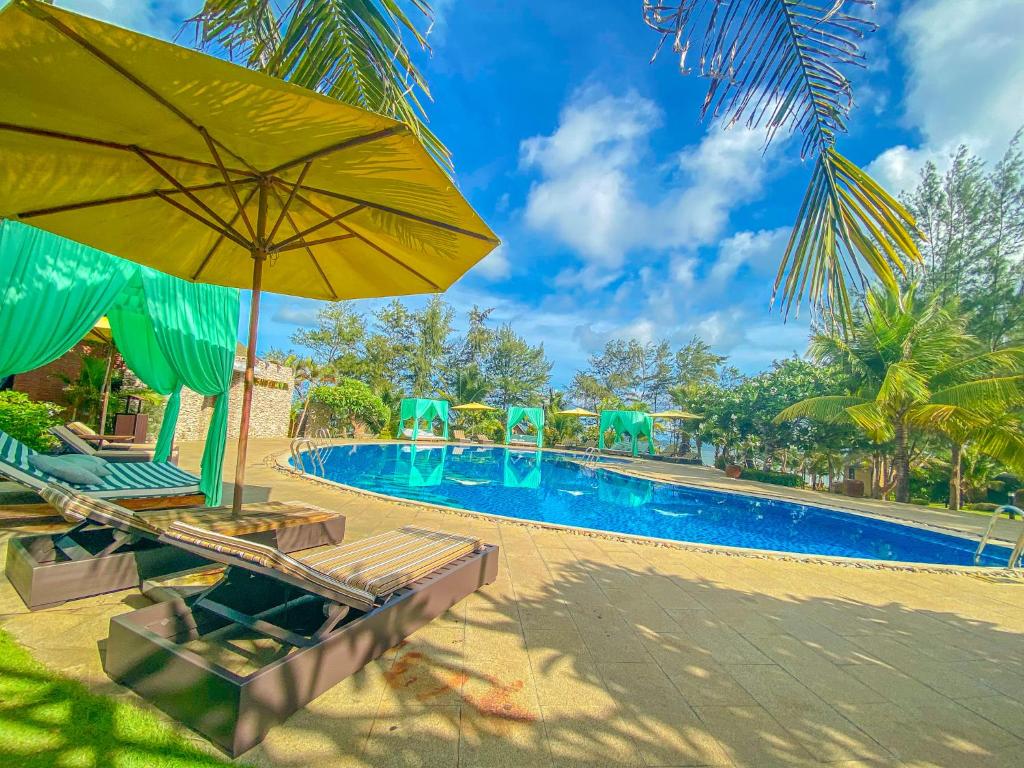 Longhai Channel Resort & Café
