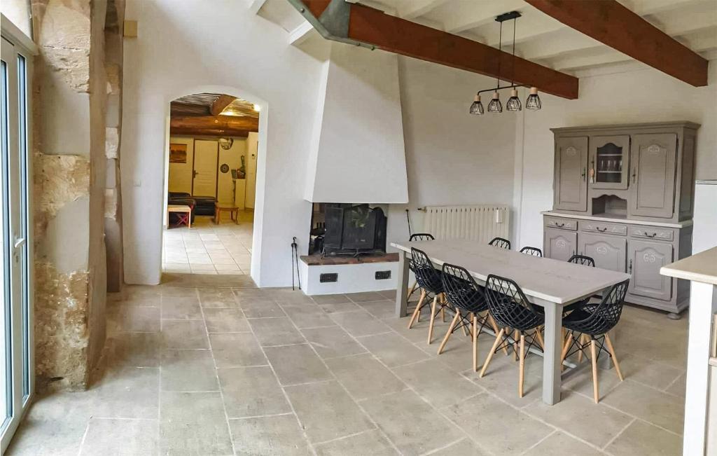 Amazing Home In Cabrires-davignon With Outdoor Swimming Pool, Wifi And 5 Bedrooms photo 3