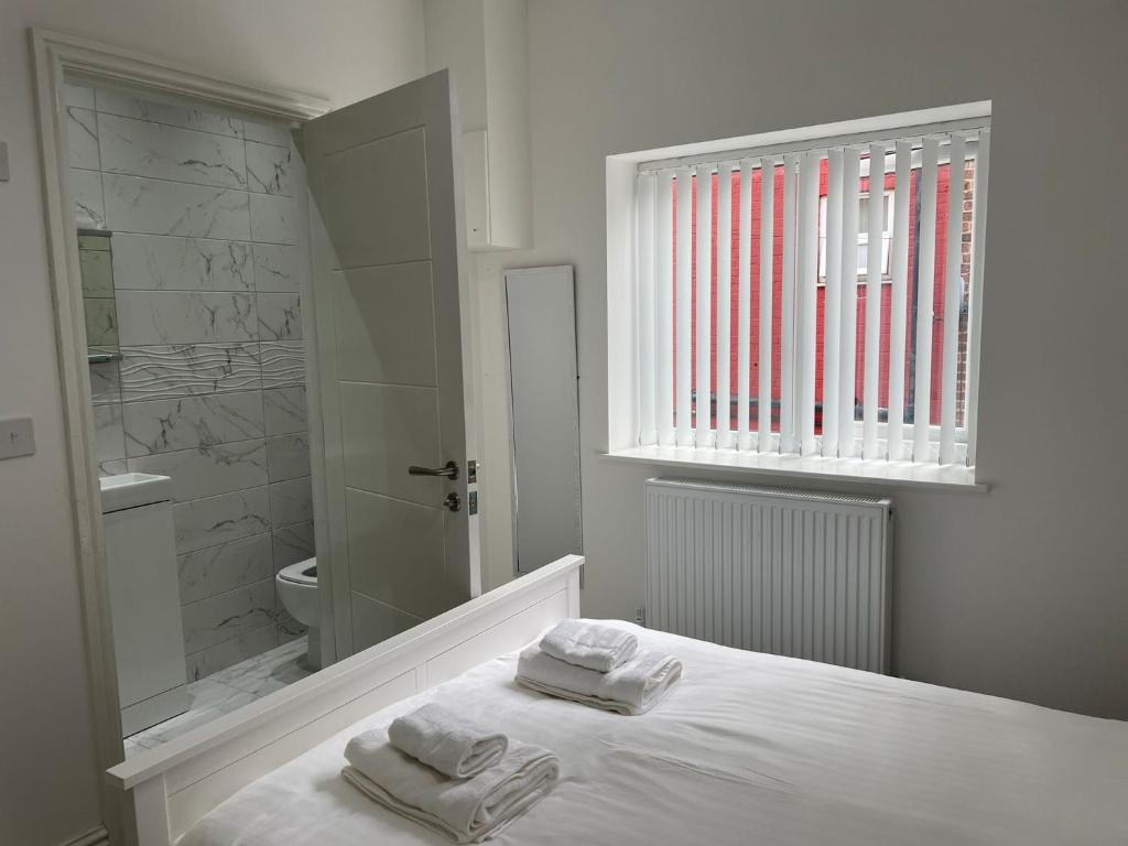 CityBreaks Rooms with Free Parking Room Type - Deluxe Double Room