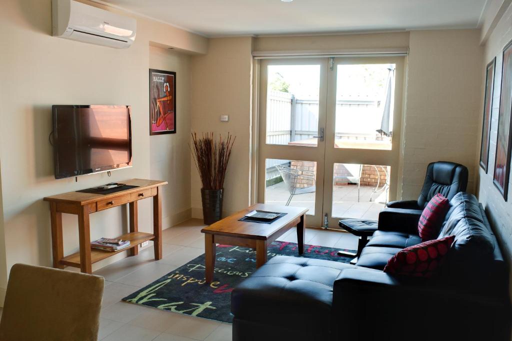 Brougham Arms Hotel photo 2