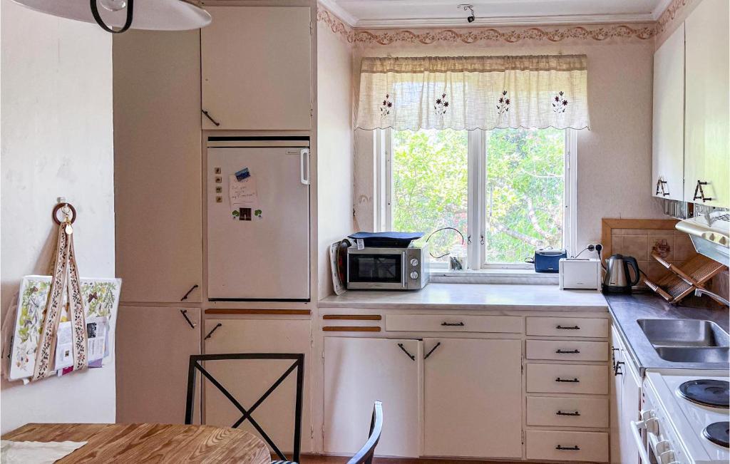 Stunning Home In Rrvik With 2 Bedrooms photo 2