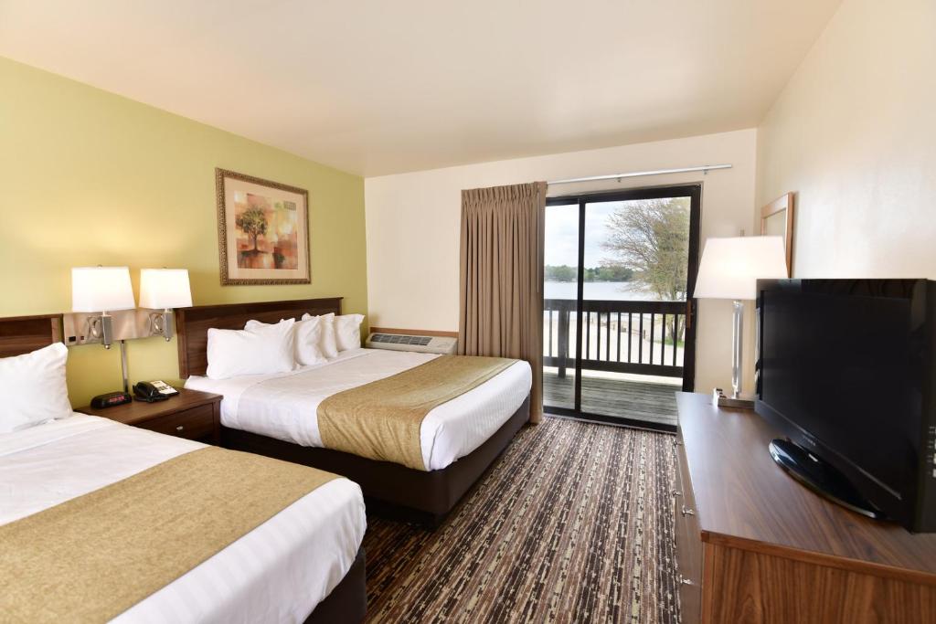 Baker's Sunset Bay Resort image