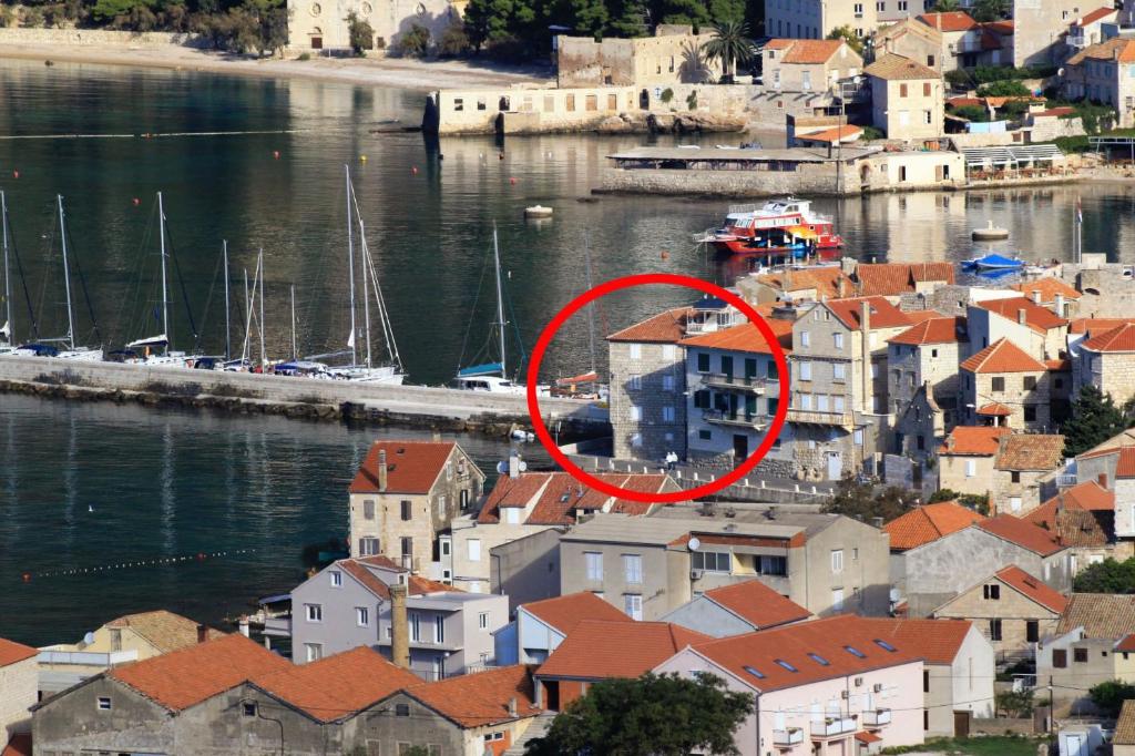 Apartments and rooms by the sea Komiza, Vis - 2431 photo 1