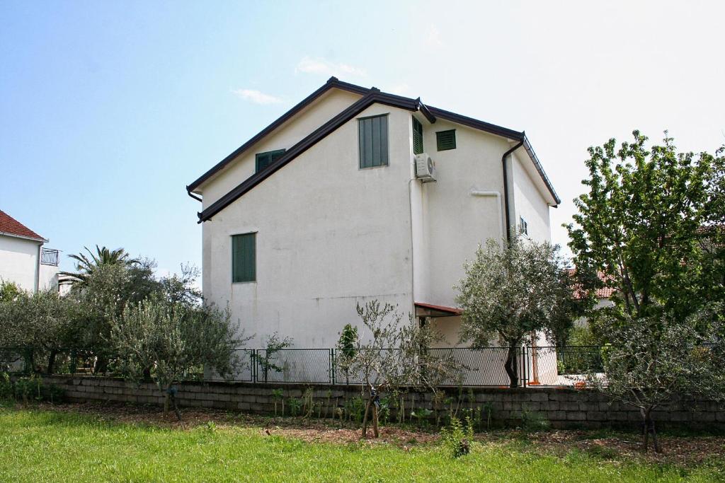 Apartments and rooms by the sea Zaostrog, Makarska - 2661 photo 1