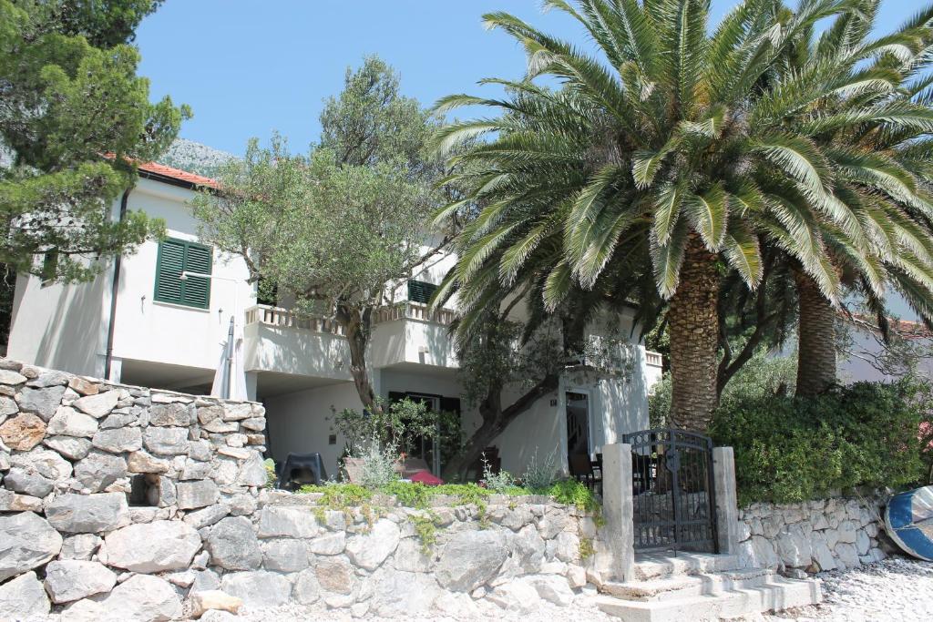 Apartments by the sea Zaostrog, Makarska - 2625 photo 1