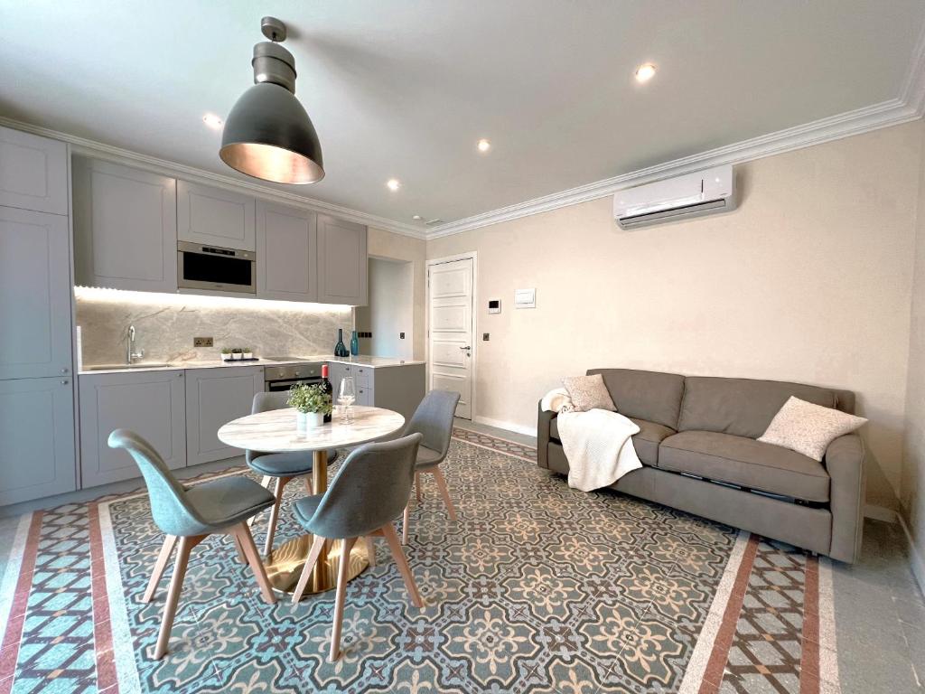 Independence Boutique Apartments - Tap to explore photos