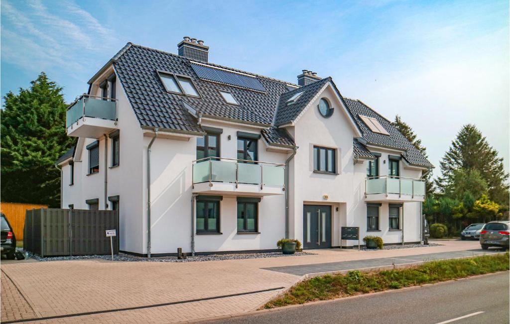 Beautiful Apartment In Elmenhorst With Wifi And 2 Bedrooms