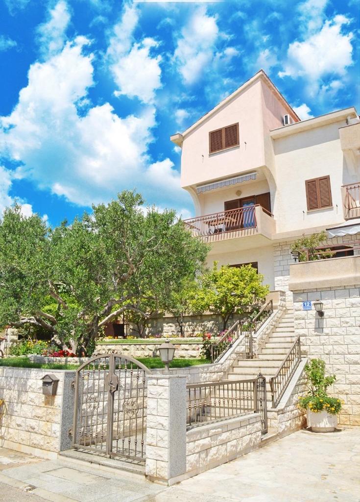 Apartments for families with children Seget Vranjica, Trogir - 2976 photo 2