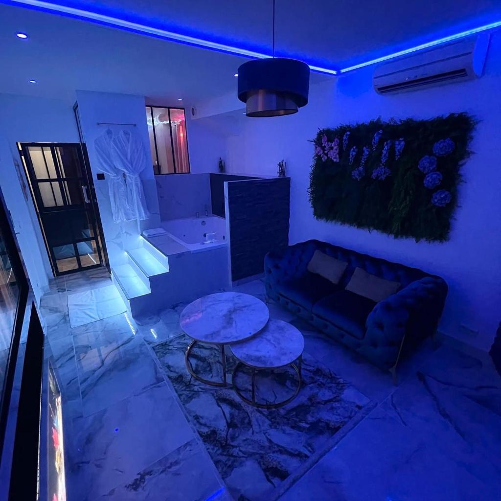 Le BLUE photo 1