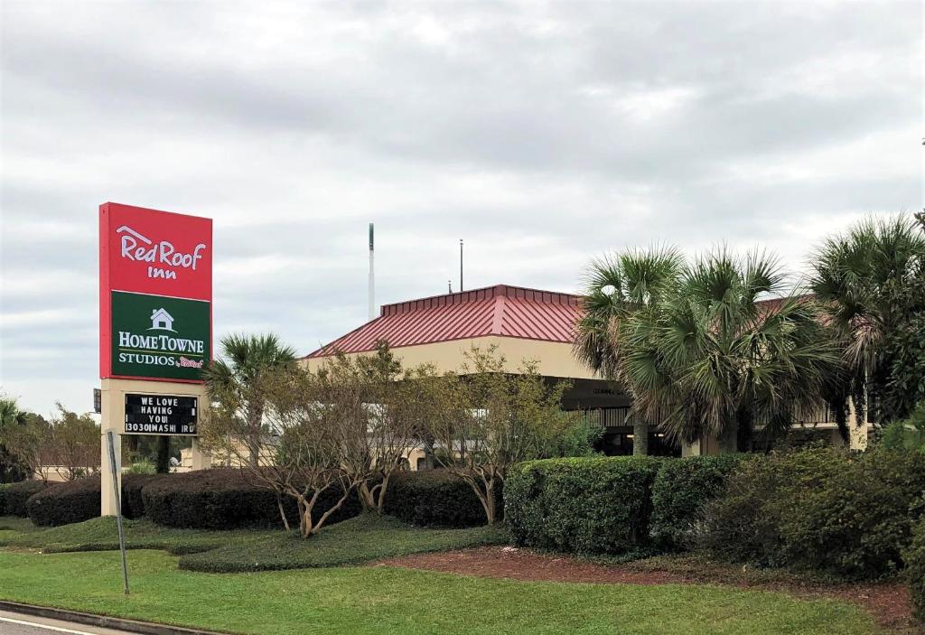 HomeTowne Studios By Red Roof Augusta image