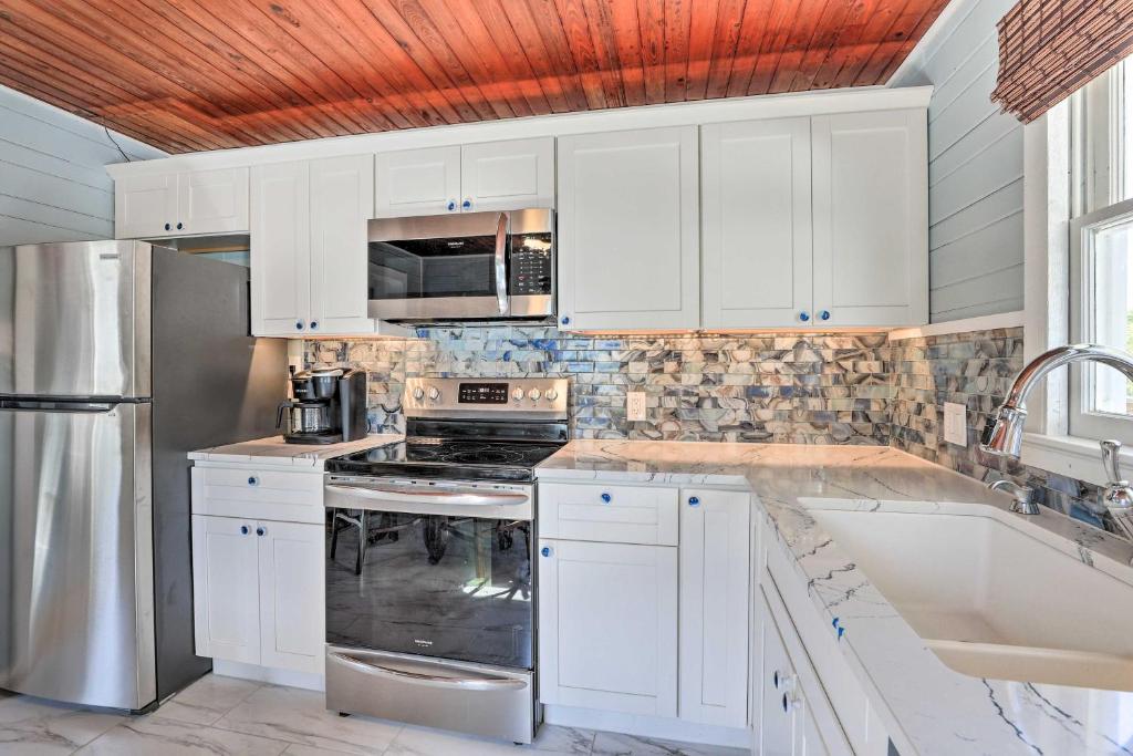 Siesta Key Village Home Less Than Half Mi to Beach! photo 1