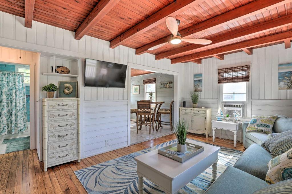 Siesta Key Village Home Less Than Half Mi to Beach! photo 3