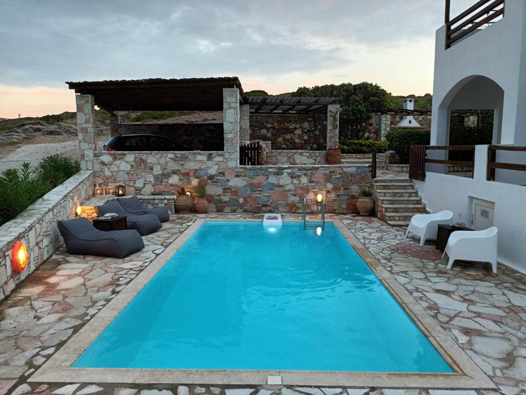 Big Blue Villa photo 1