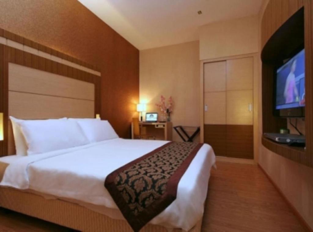 Двухместный (Courtyard Queen Room with No Window), Courtyard Hotel 1Borneo