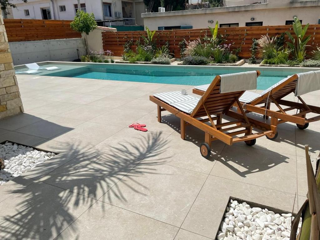 Paphos luxury contemporary villa photo 3