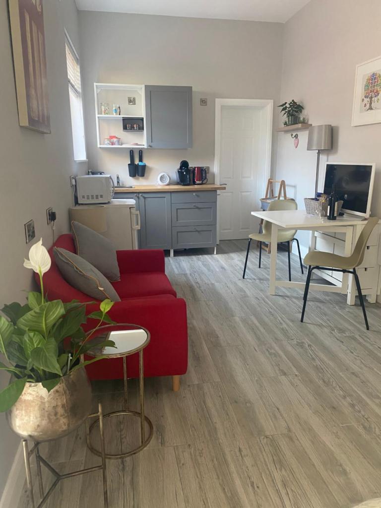 Hugo Mews Bright Studio Apartment photo 2