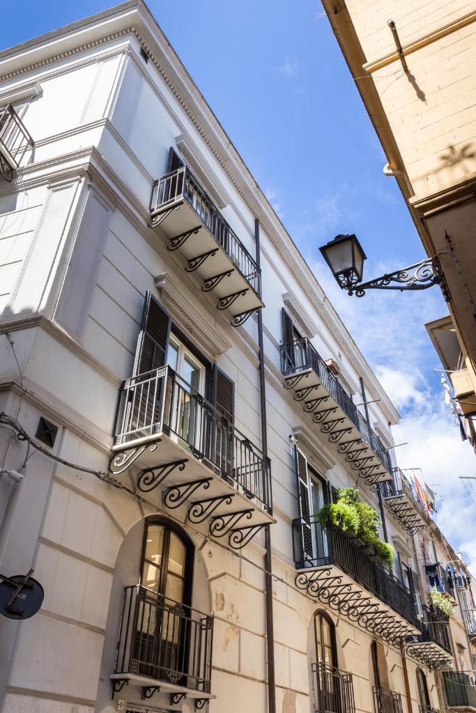 Vossia Luxury Rooms & Sicilian Living - Tap to explore photos