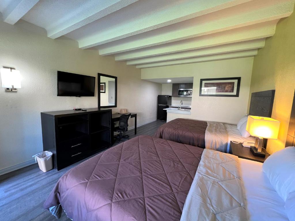 James River Inn & Suites image