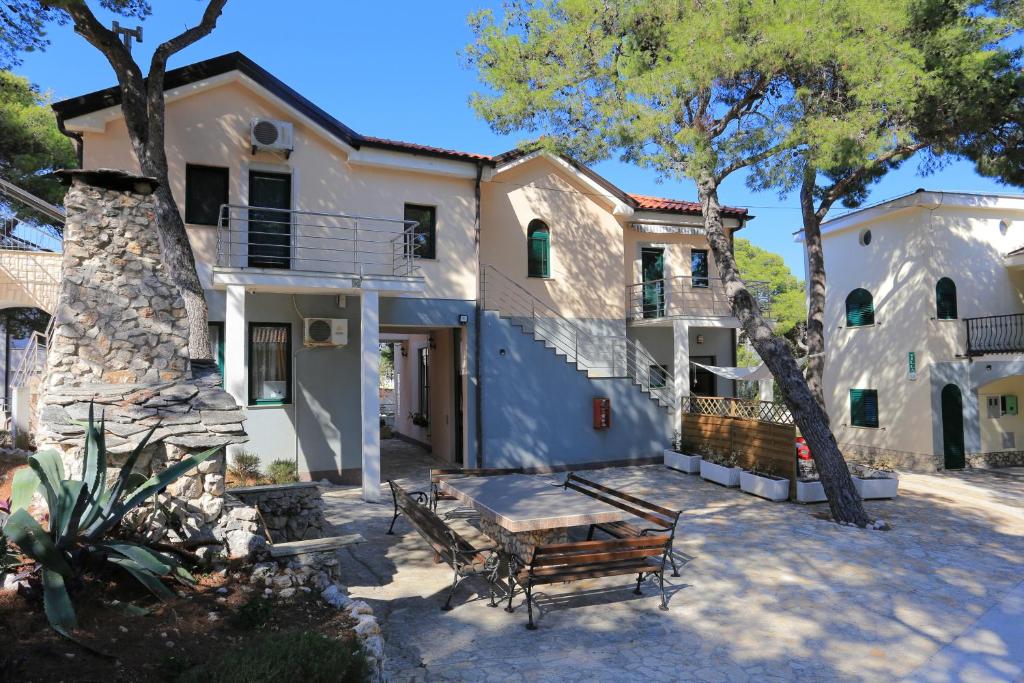 Apartments and rooms by the sea Rogoznica - 3266 photo 1