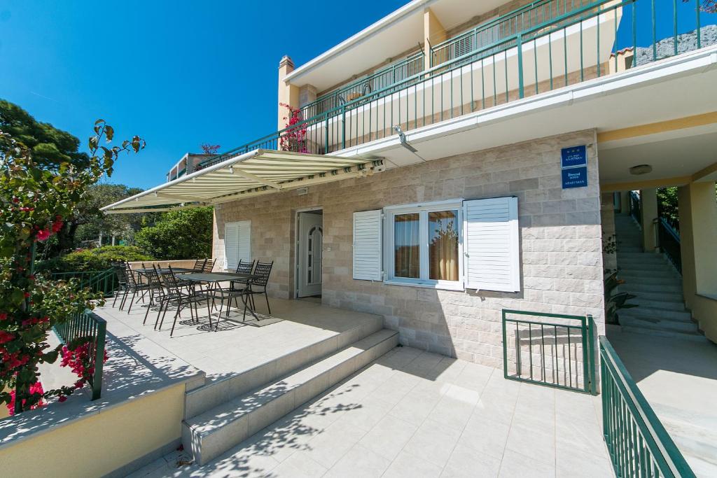 Apartments and rooms with parking space Brela, Makarska - 2717 photo 2