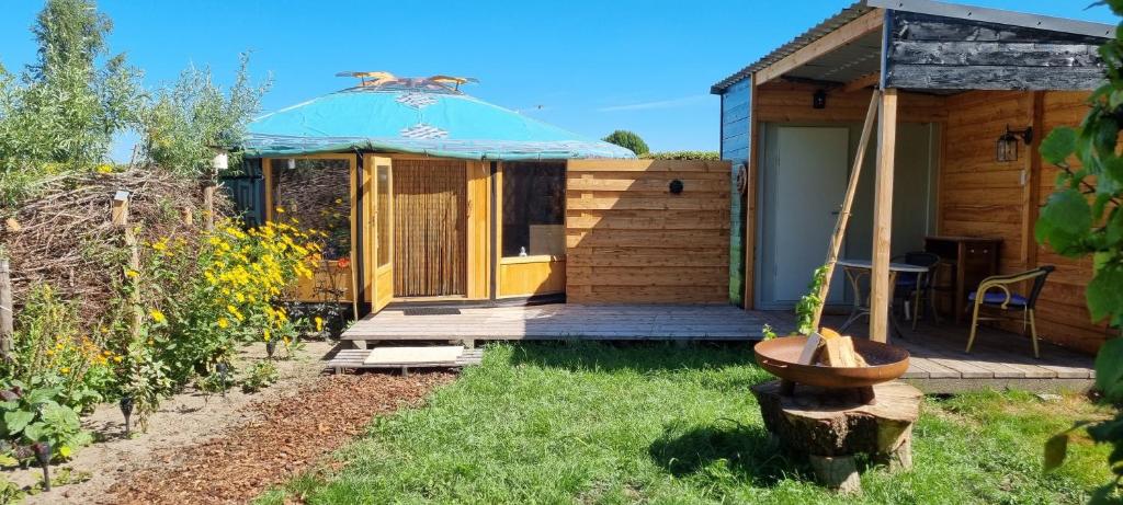Yurt photo 2
