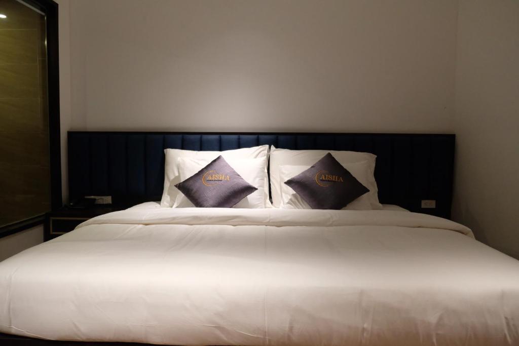 Aisha House and Apartment